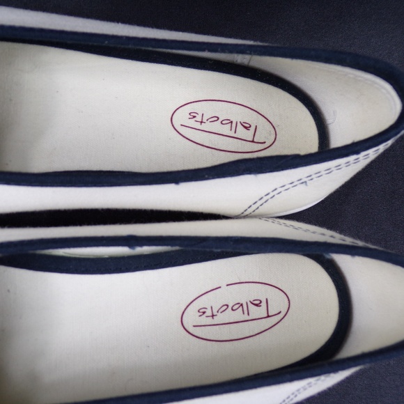 Talbots Nautical Gold Embroidered Loafers - Picture 5 of 8